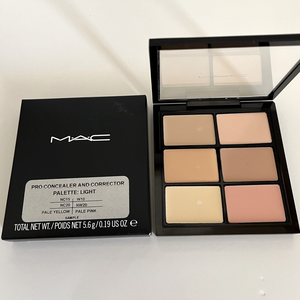 MAC Cosmetics Pro Concealer and Corrector Palette Light. New never used!!